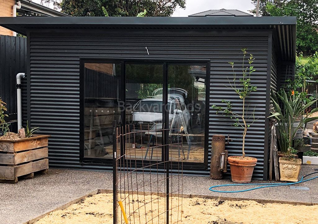 Garden office pod 3m x 6m with Eaves and blade walls in Strathmore, VIC